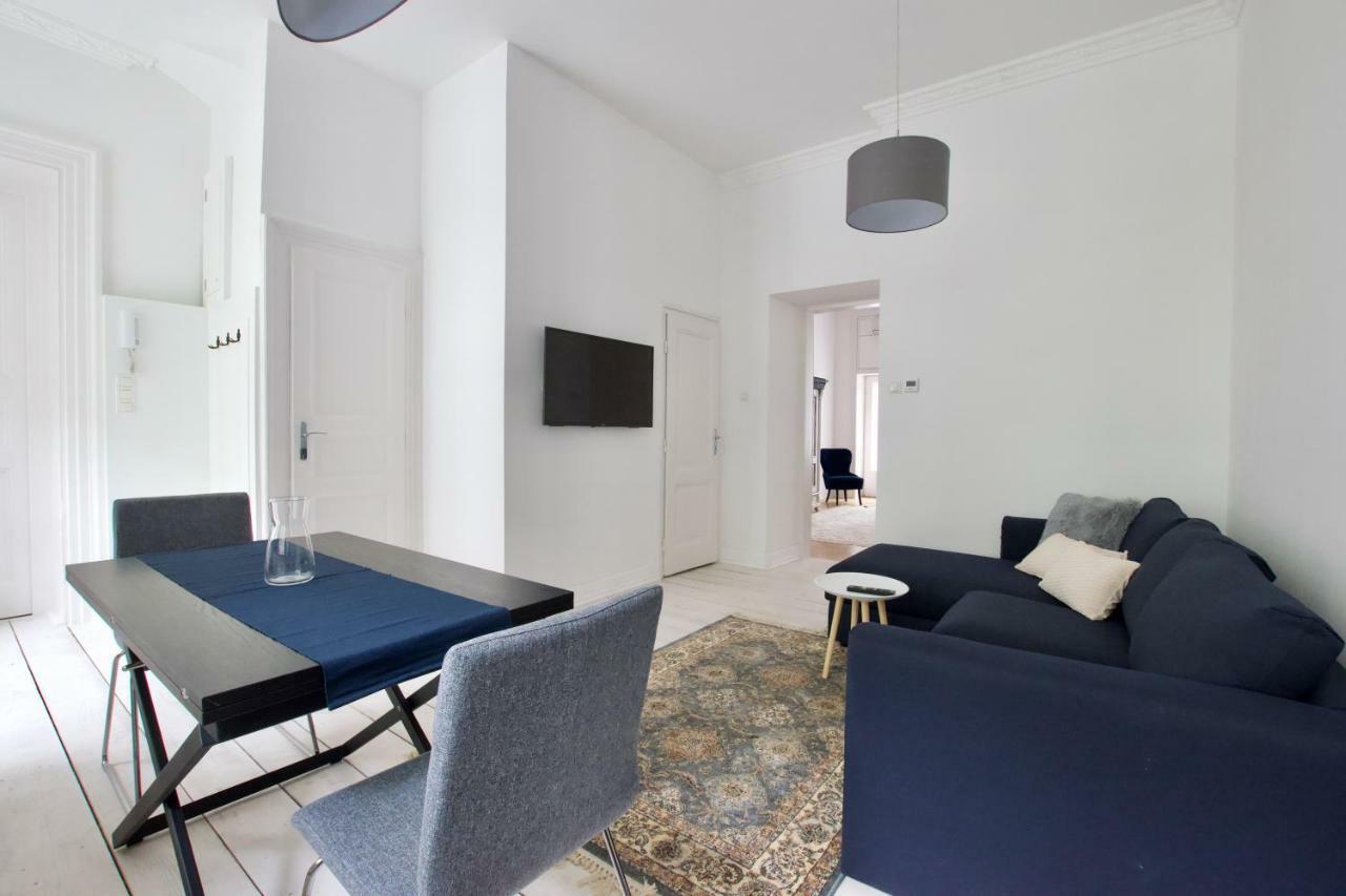 Luxury Apartment by Hi5 - Október 6 Street Budapeste Exterior foto